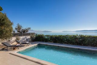 Beachfront Villa Ines with Pool - Kaštela - 0