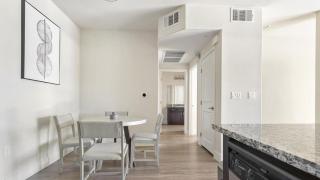 Landing Modern Apartment with Amazing Amenities (ID1167X770) - 4