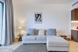 Trophy - Serene Abode near the Coast - Dubai - 3