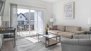 Landing Modern Apartment with Amazing Amenities (ID5327X65) - 0