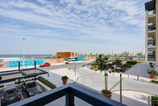 Trophy - Serene Abode near the Coast - Dubai - 0