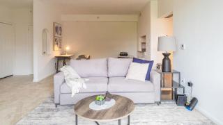 Landing Modern Apartment with Amazing Amenities (ID7433X30) - 9