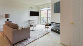Landing Modern Apartment with Amazing Amenities (ID7433X30) - 8