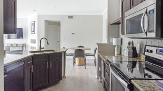 Landing Modern Apartment with Amazing Amenities (ID2103) - 1