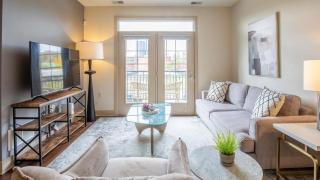 Landing Modern Apartment with Amazing Amenities (ID4566X63) - Detroit - 9