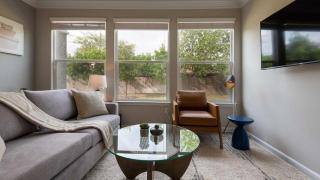 Landing Modern Apartment with Amazing Amenities (ID4086X42) - 0