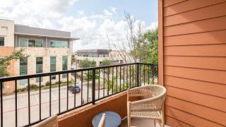 Landing Modern Apartment with Amazing Amenities (ID5097X86) - 2