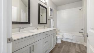 Landing Modern Apartment with Amazing Amenities (ID1192X408) - 3