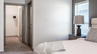 Landing Modern Apartment with Amazing Amenities (ID8123X17) - 1
