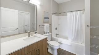 Landing Modern Apartment with Amazing Amenities (ID9133X64) - 1