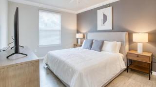 Landing Modern Apartment with Amazing Amenities (ID8303X39) - 3