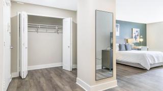 Landing Modern Apartment with Amazing Amenities (ID8363X48) - Arlington - 1