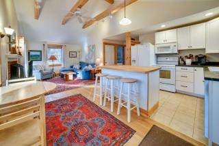 Lakefront Bradford Cottage with Dock, Near Skiing! - Bradford - 9
