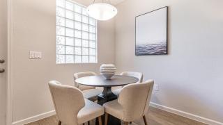 Landing Modern Apartment with Amazing Amenities (ID8053X00) - 8