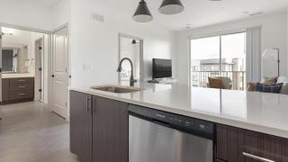 Landing - Modern Apartment with Amazing Amenities (ID1398X192) - Richmond - 6