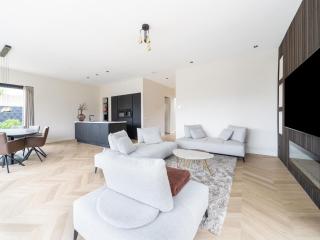 Beautiful water villa near Harderwijk - 1