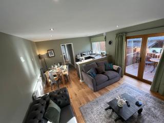 The Poplars - Cosy Modern Flat with Great Networking - Telford - 9