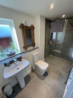 The Poplars - Cosy Modern Flat with Great Networking - Telford - 4