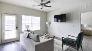 Landing - Modern Apartment with Amazing Amenities (ID1401X786) - Fort Worth - 1