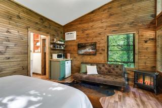 Rivers Edge Treehouses - Robbinsville - 1