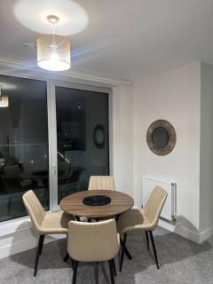 Cosy, Comfy 2 Bed Apartment Canary Wharf - Londra - 3
