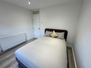3 bed Hackney/Harringay Flat - 3