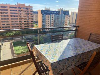 Bright Apartment in Alicante, 90 m², Shared Pool - 4