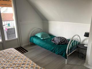 Chambre triple spacieuse pour 3 Adultes avec terrasse privée - Proche Disneyland Paris - Mareuil-lès-Meaux - 2
