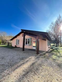Maison au bord de rivière - - 0
