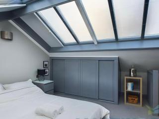 Spacious open planned 1 bedroom apartment - Burgess Hill - 2