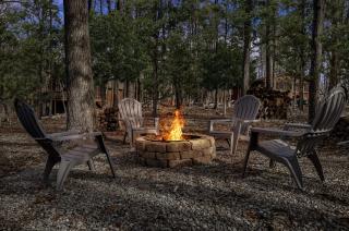 Modern w Hot Tub, Sauna, WiFi, Fire Pit, Grill, Deck - Hedgesville - 9