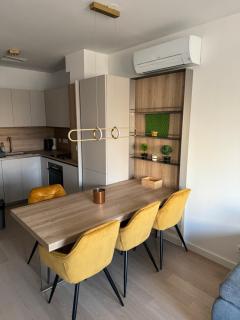 Apartment Rhea SelfCheckIn free Garage Loggia New - Zagreb - 2