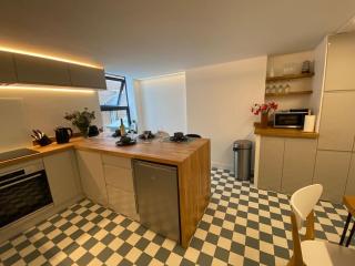 Contemporary City Centre 3 bedroom apartment - Sheffield - 8