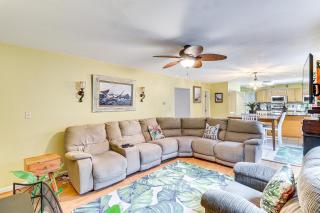 Spacious Trappe Getaway with Outdoor Pool and Gazebo! -  - 6