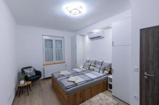 Gyöngy Apartman - 0