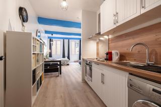 Large Studio 100m from the beach - 9