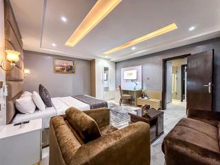 Parkview Astoria Hotel - 9