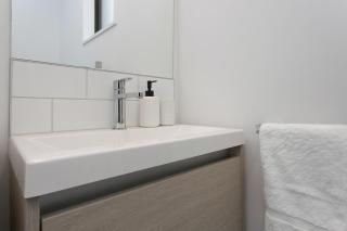 Modern Stylish New 3 Mins CBD - 1