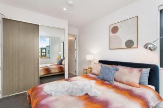 CBD Location Sunny Warm Free off Street Parking - 6