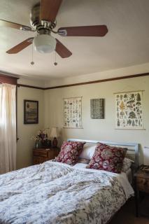 Southeast Portland Comfy & Eclectic Craftsman Home - Portland - 5