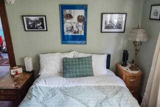Southeast Portland Comfy & Eclectic Craftsman Home - Portland - 2