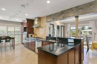 Spectacular Waterfront House! Tiki, Pool & Hot Tub - 8