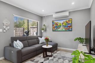 Tranquil Gumnut Cottage - Close to Airport - Perth - 6