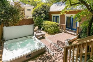 5BR Historic Midtown Craftsman Home w Jacuzzi - Atlanta - 9