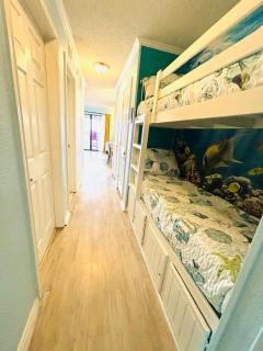 Beautiful newly renovated beachfront condo at Casa Del Mars - Galveston - 6