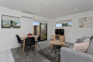 Luxury Style Free Street Parking CBD Location - Christchurch - 9