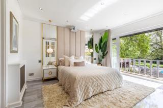 Large Villa Mansion With Pool House & Tennis Court - Potters Bar - 4