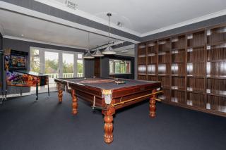 Large Villa Mansion With Pool House & Tennis Court - Potters Bar - 1