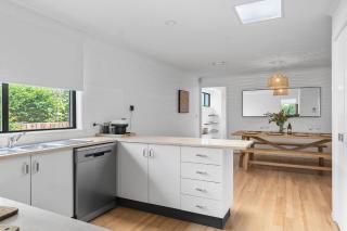 Collingwood - 4BR modern beachfront holiday home - Vincentia - 4