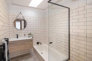 Central, spacious & detached house near the river. - Margaret River - 9